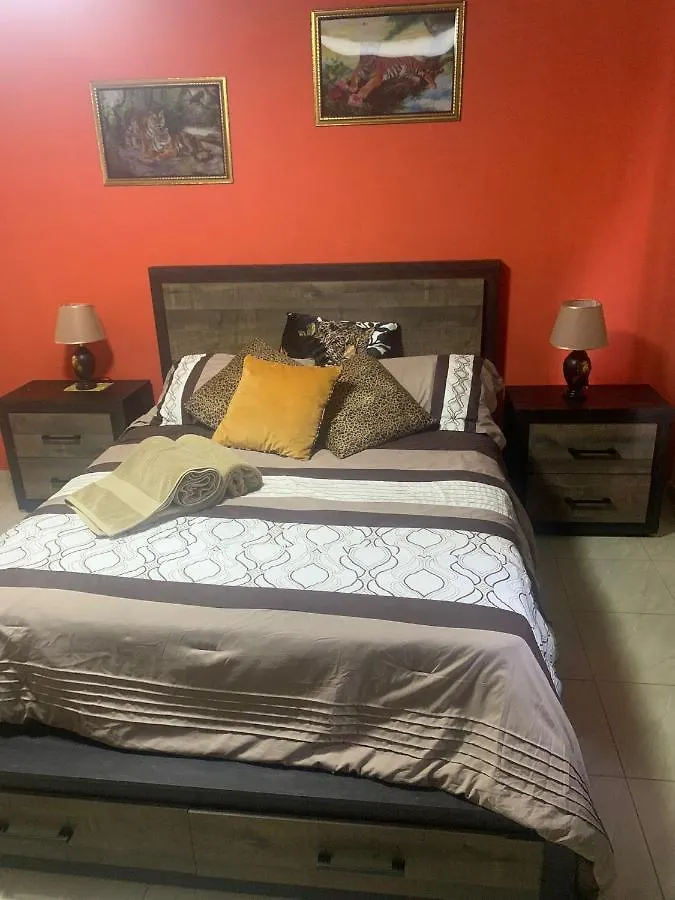 Hotel Omira Apartment Suites