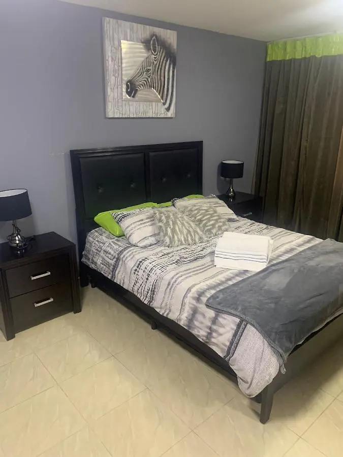 Hotel Omira Apartment Suites